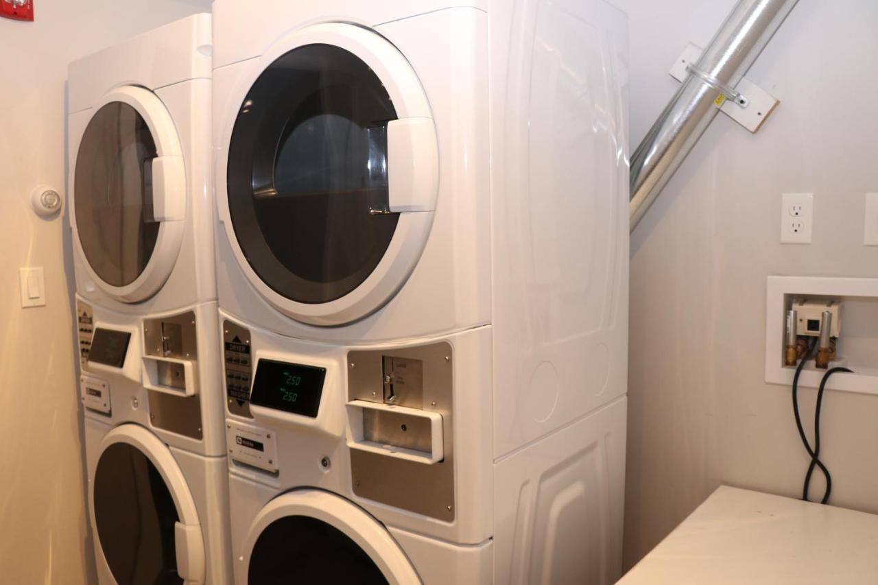 A Stylish Stay W/ A Queen Bed, Heated Floors.. #37 브루클라인 외부 사진