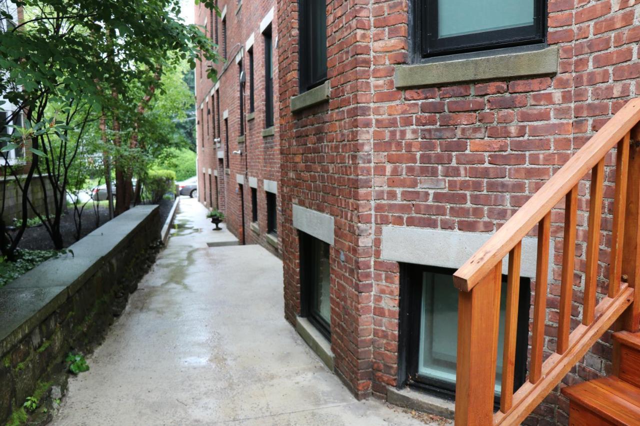 A Stylish Stay W/ A Queen Bed, Heated Floors.. #37 브루클라인 외부 사진